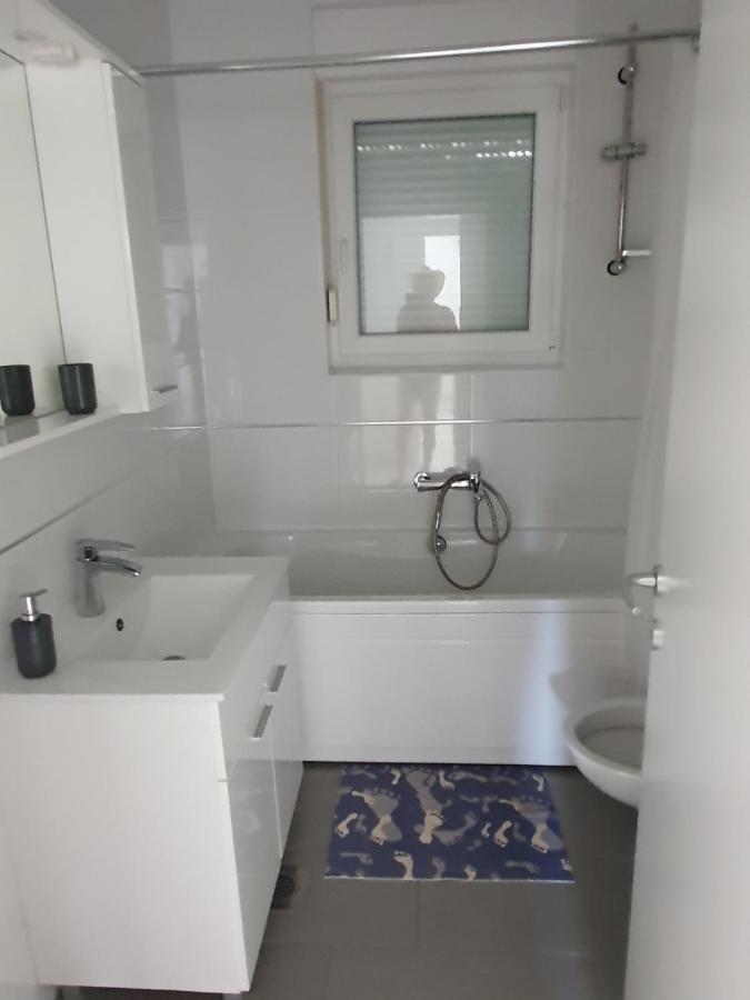 Apartmani Matko Nin Eksteriør bilde