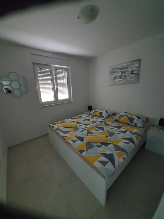 Apartmani Matko Nin Eksteriør bilde